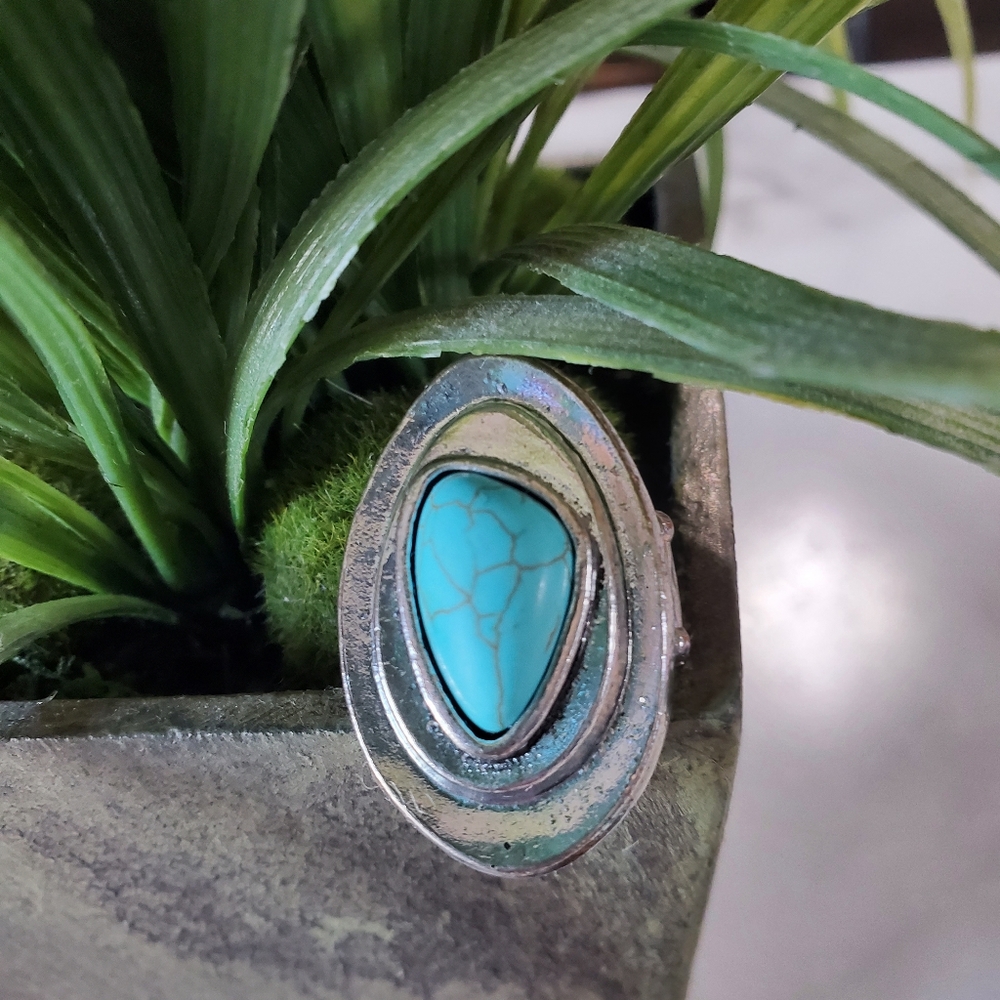 Oval Silver Tone Stretch Band Ring with Large Turquoise Stone 💥3 for $24💥 - Picture 15 of 16